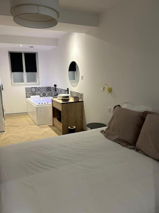 Appartement Spa 2 Pers-Couteliers-Centre Ville Moulins  Exterior foto
